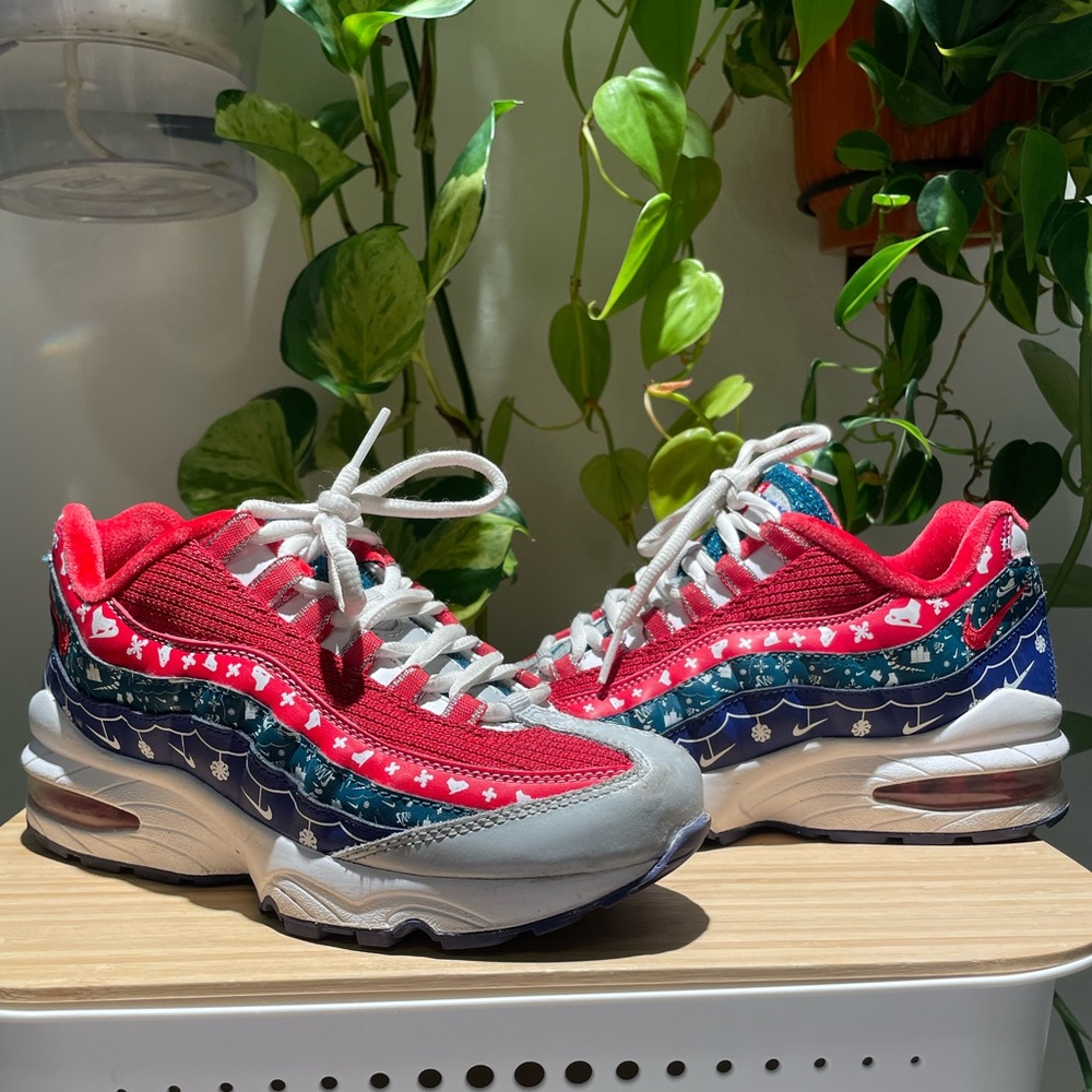 Nike Air Max 90 Ugly Christmas Sweater BIG KIDS